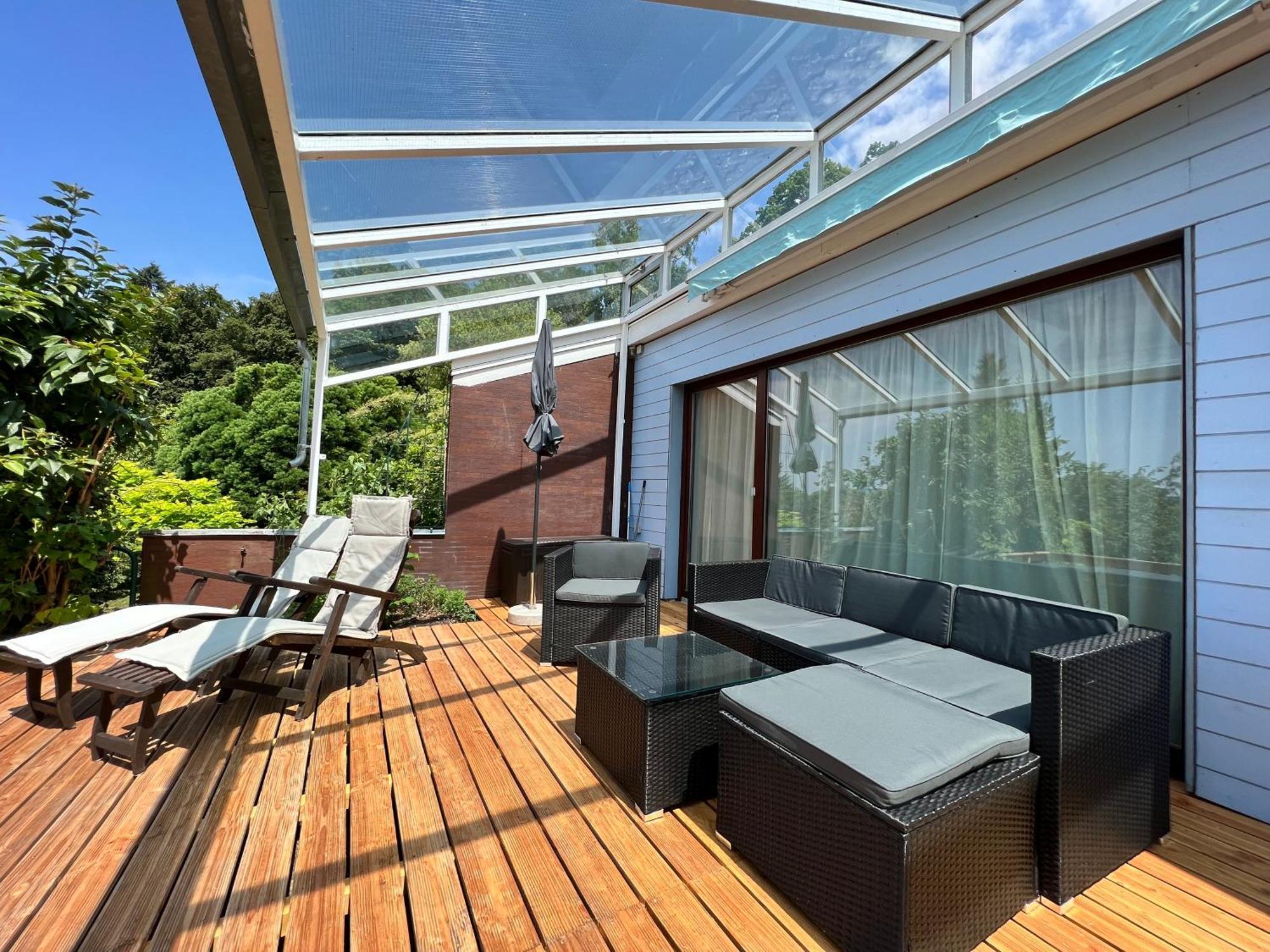 Ferienhaus „Wellnessoase“ mit Außenwhirlpool und herrlichem See-und Alpenblick Uberlingen Exterior foto