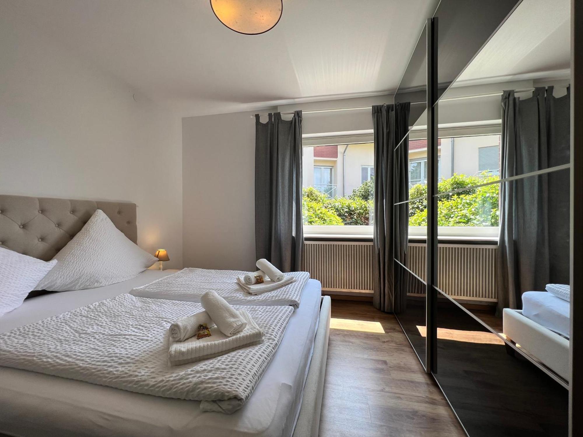 Ferienhaus „Wellnessoase“ mit Außenwhirlpool und herrlichem See-und Alpenblick Uberlingen Exterior foto
